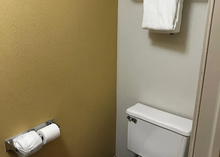 Inn Sleep I-80 Near Amphitheatre-convention Center 4*